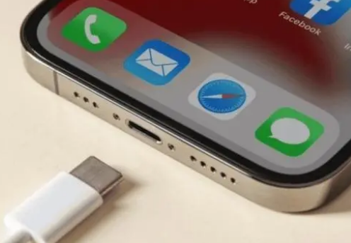 张金镇苹果15维修分享iPhone15改USB-C接口后能和安卓用户互借充电器吗 